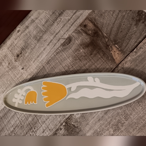 ** Stoneware Sage Tray with Yellow Tulips Mid Century Modern Cottage Core - Picture 5 of 6